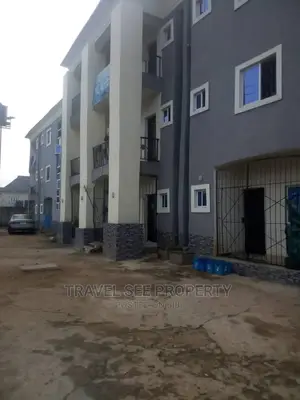 1bdrm Block of Flats in Nekede Roads Owerri for sale