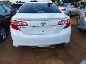 Toyota Camry SE 4dr Sedan (2.5L 4cyl 6A) 2012 White
