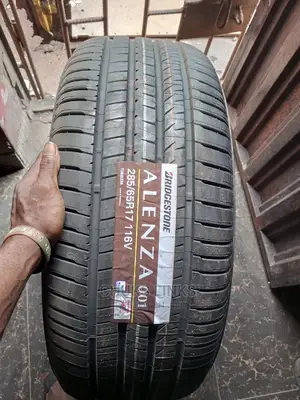 285/65r17 Bridgestone Tire