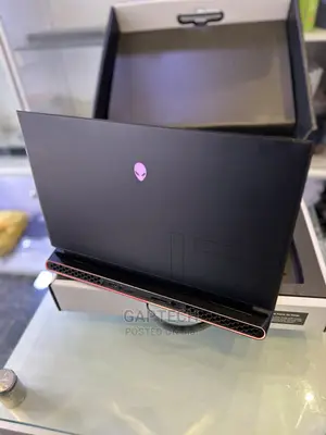 New Laptop Dell Alienware M17 R4 16GB Intel Core I7 SSD 512GB