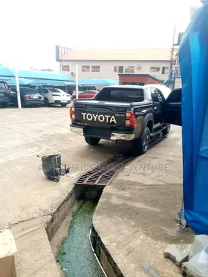 Toyota Hilux Both Cover Sliding One