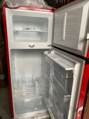 Hisense Top Freezer 204L + Water Dispenser 205-DRB