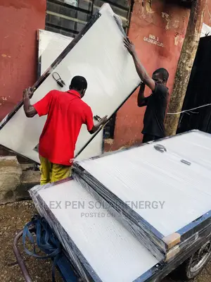 600watt High Voltage Canadian Solar Panels 30years Warranty