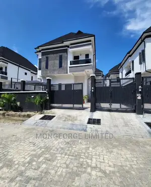 4bdrm Duplex in Chevron for sale