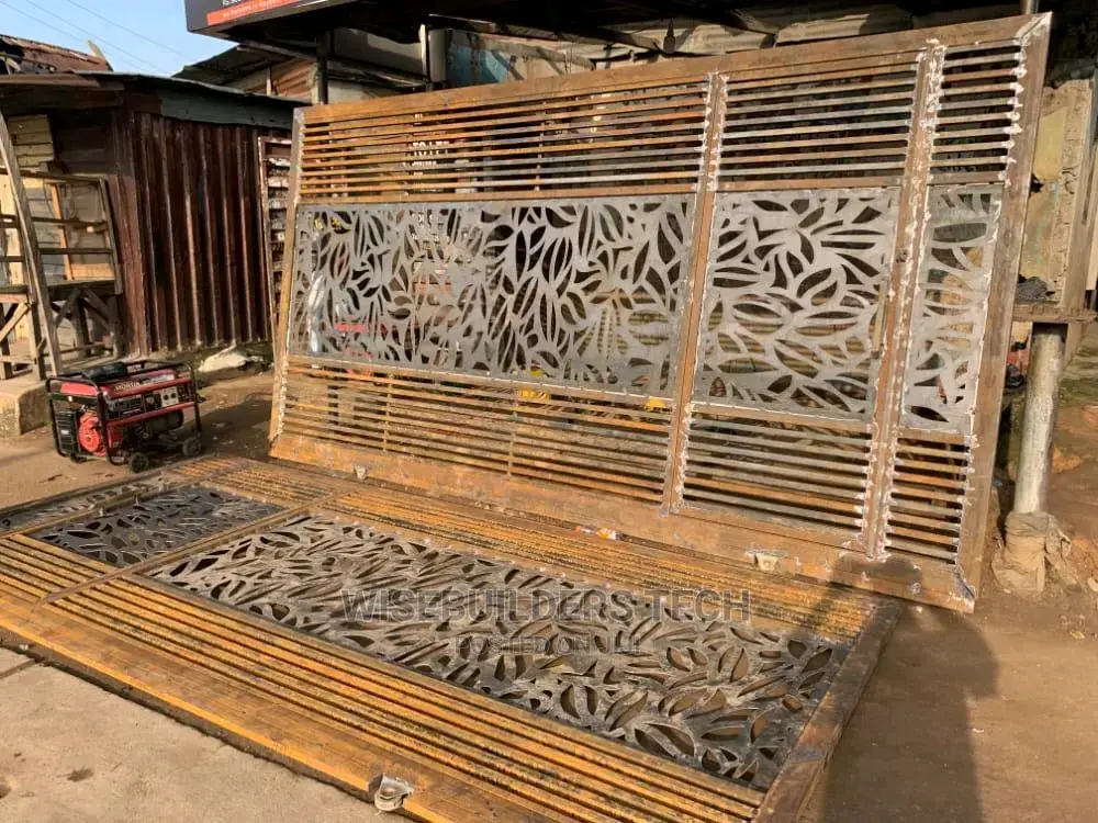 Main Iron Gate