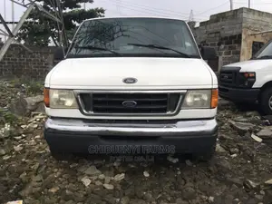 Ford E350 2004 White