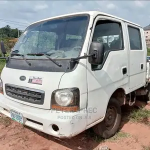 Nigeria Double-Cabin Kia Pick-Up 2010 White