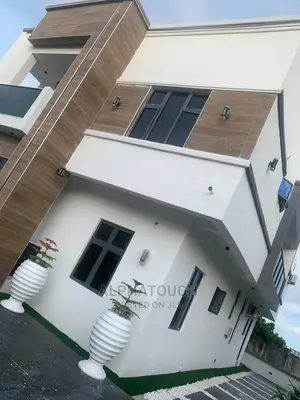 Professional Painter for Interior and Exterior Wall Painting
