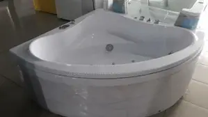 Corner Jacuzzi