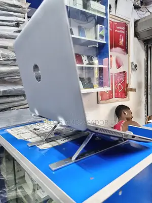 Laptop/Gadget Stand