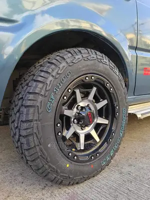 205/70r15 Comforser Tire