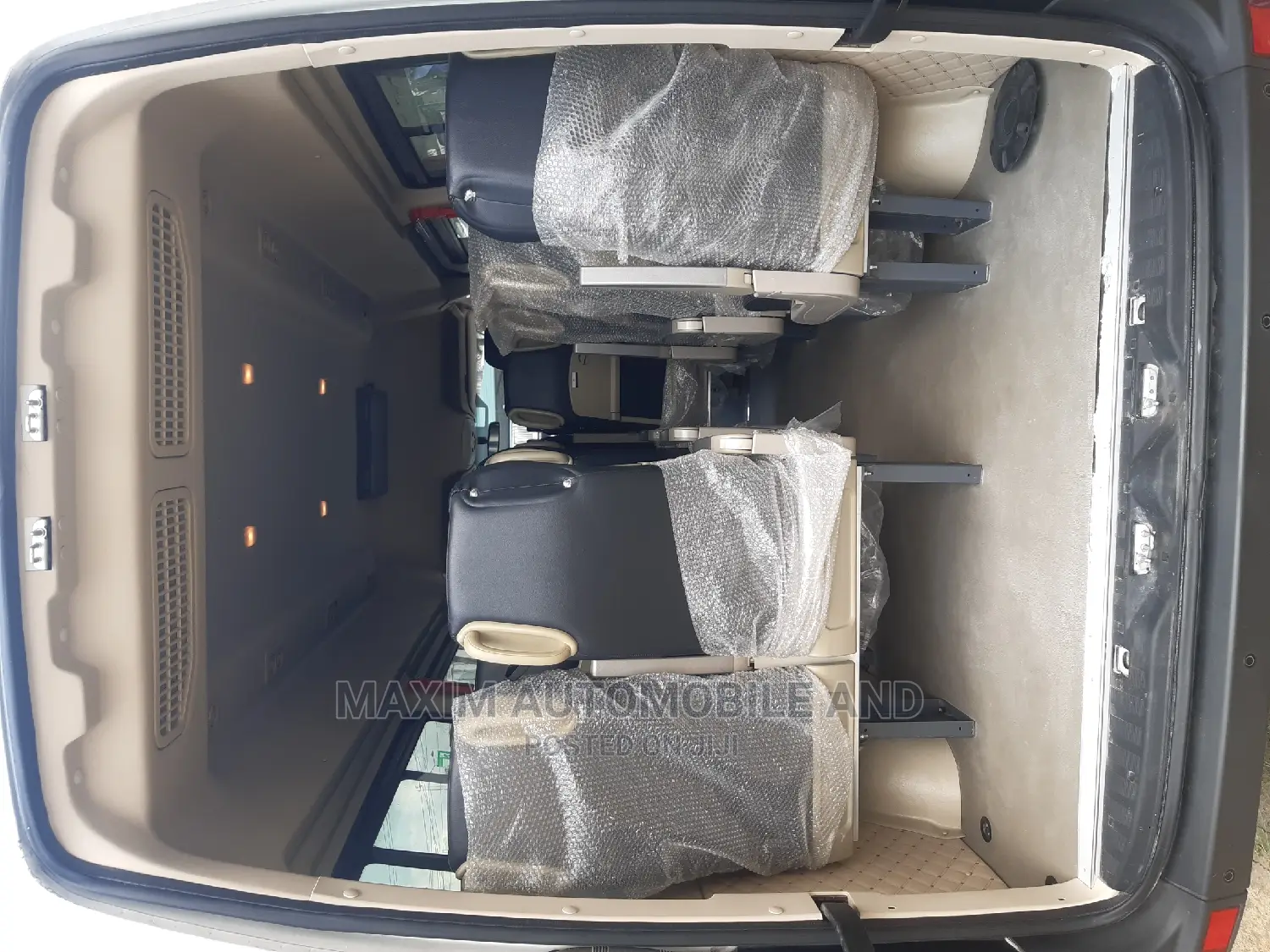 Bus 2018 White