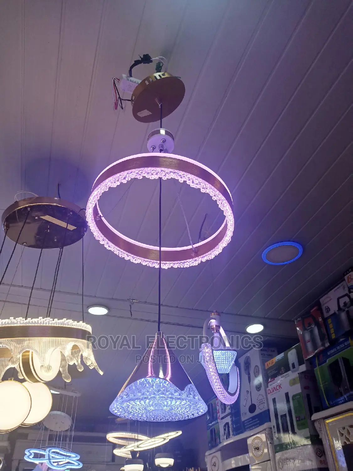 Single Dropping Chandelier Light