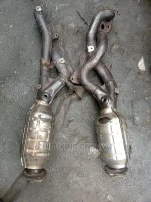 Lexus LS460 07-017 Engine Manifold Catalytic Converter Pot.