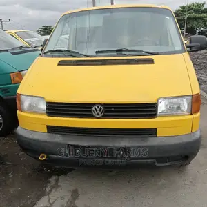 Volkswagen Transporter 2000 Yellow