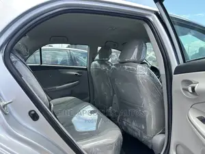 Toyota Corolla 2012 Silver