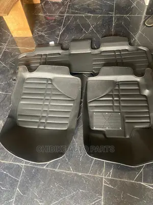 Highlander 2008-2013 Leather Floor Mat