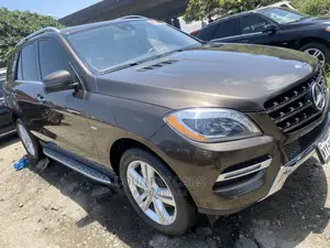 Mercedes-Benz M Class 2014 Brown