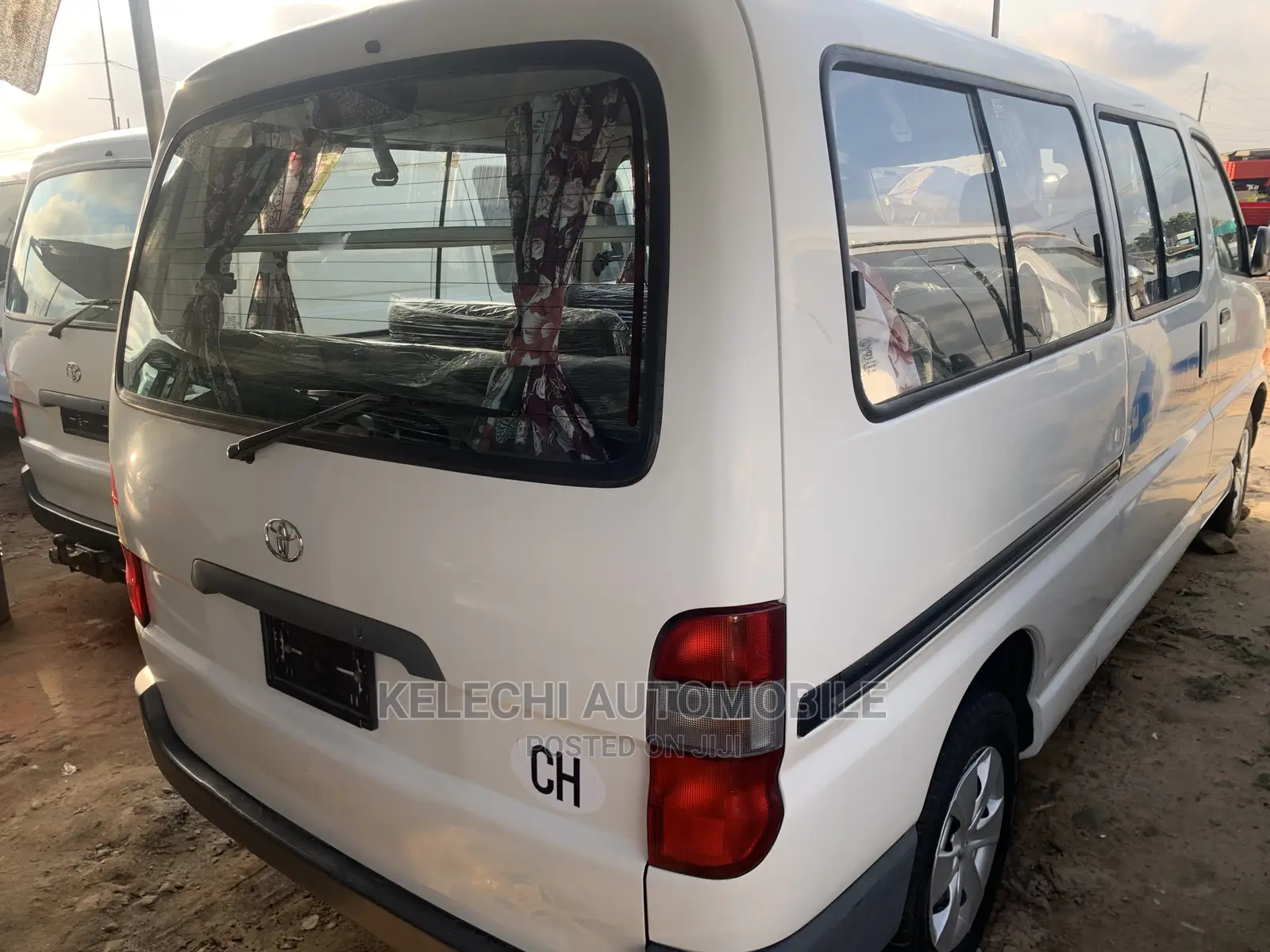 Toyota HiAce 2003 White