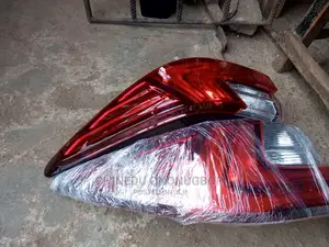 Lexus ES 350 Rear Lights 2018