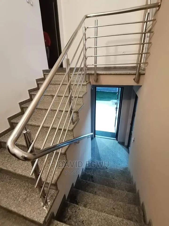 Simple Stainless Rail