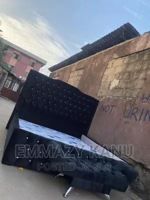 Upshotery Bedframe