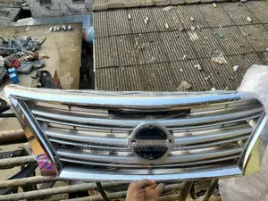 Front Grille Nissan Sentra 2013 - 2015