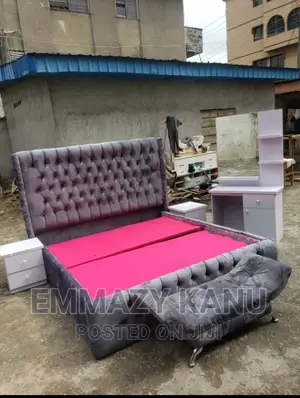 Upshotery Bedframe