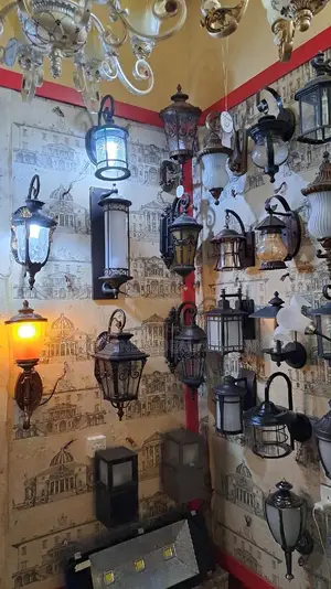 Pillar Light Fitting for Homes/ Hotels/ Lounges/ Guesthouses