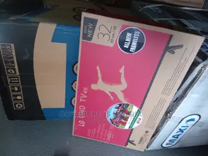 Smart Uhd LG 32 Inches Frameless TV