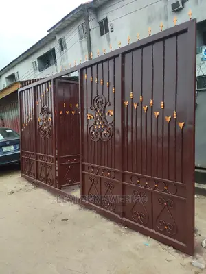 Rolling Gates, Protectors Step and Fence Rails Constructing Services