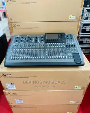 Behringer – Mixer X32 40-Channel Digital Mixing Console