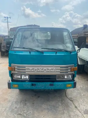 Toyota Dyna 150 (6 Tyres) - Japanese Fuel Engine - Blue