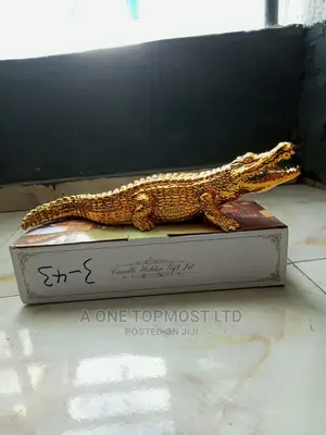 Golden Artwork (Crocodile )