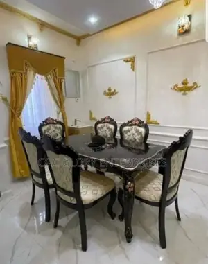Royal Dining Table 6 Seaters
