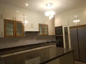 4bdrm Duplex in Idu Industrial for rent