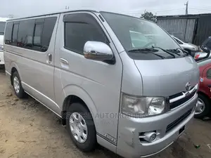 Toyota HiAce 2009