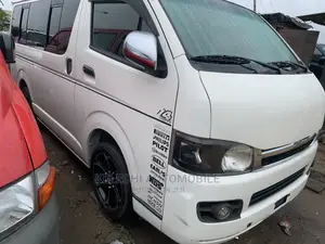 Toyota HiAce 2008 White