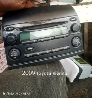 Toyota Sienna 2010 Radio and CD Player