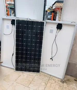 Quality 300W Canadian Mono Crystalline Solar Panels Available.