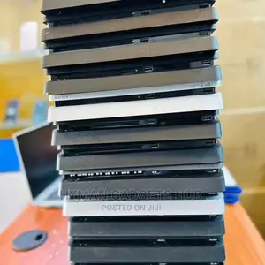 Grade a Uk Used Ps4 Slim With 2 Controllers 12 Solid Games