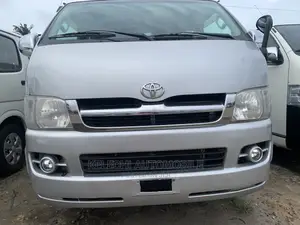 Toyota HiAce 2011 Silver