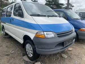 Toyota HiAce 2001 White