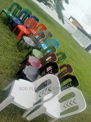 Agiville Plastic Chair