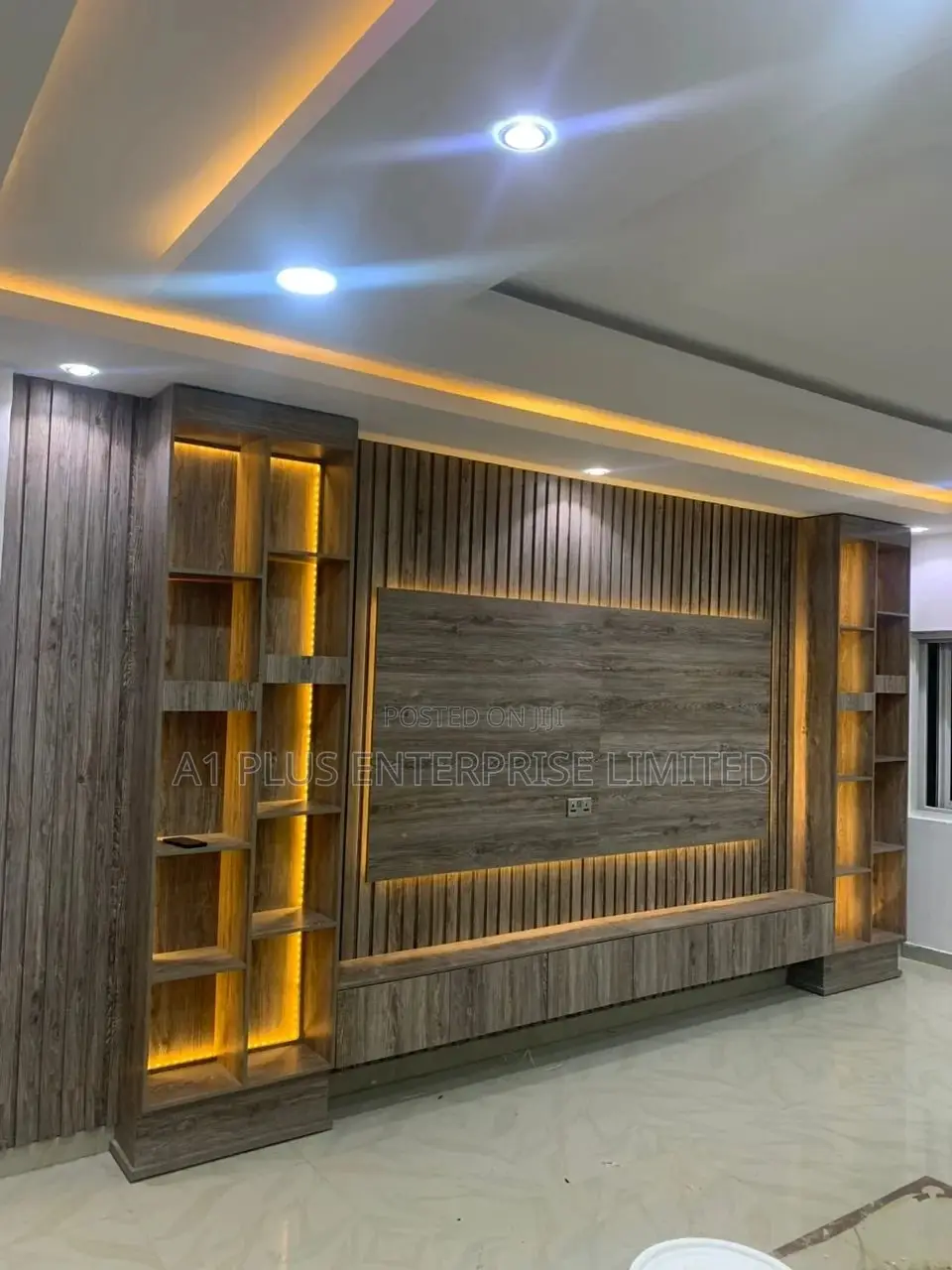 Tv Wall Cladding  With 2 Side Decor Box+Console