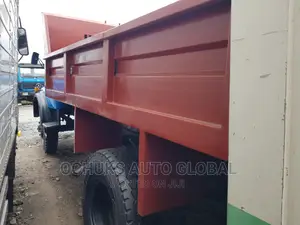 M/Benz 911 Model 8bolits 6tyers Tipper