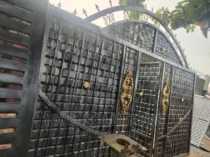 Luxury Standard Rolling Gate for Sale.