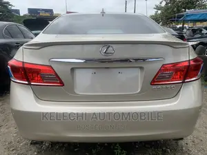 Lexus ES 350 2010 Gold