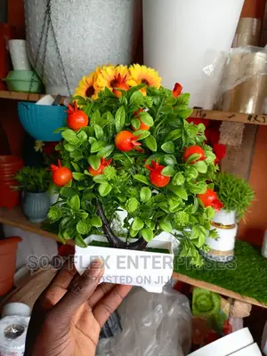 Table Fancy Flower  Pot 