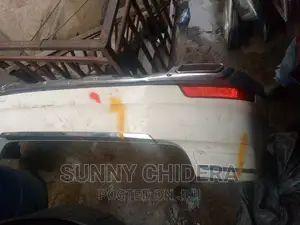 GL 550 Back Bumper Complete Tokunbo Extra Clean